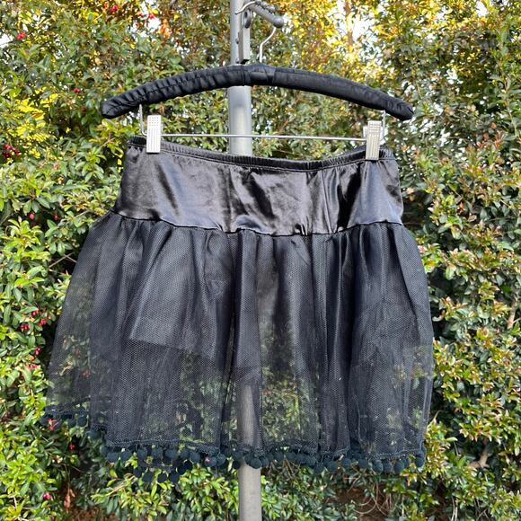 Seven ‘Til Midnight Black Tear Drop Short Petticoat - Picture 1 of 8